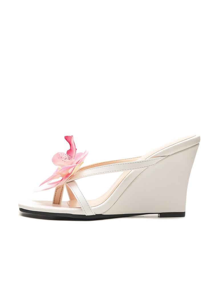 Модные женские шлепанцы с цветочным декором, летний новый стиль, с перекрестными ремешками в виде цветов, с квадратным носком, шлепанцы, модные, для вечеринок, пляжа, повседневной носки