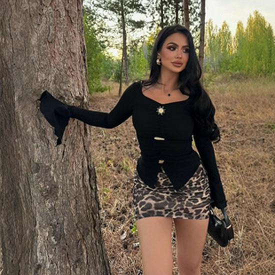 European-American Style 2025 Fall/Winter Sexy Wrap Crop Top & Skirt Set: Unique Fashion for Women