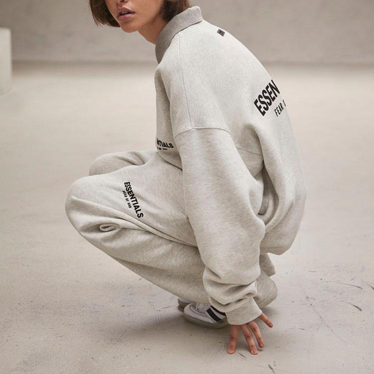 Fear of God Essentials Свитшот с круглым вырезом из флиса с логотипом в тон Унисекс Свитшот Светло-овсяный FOG-SS22-416