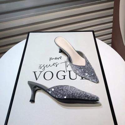 Корейская версия повседневного стиля, модные универсальные тапочки-мешки с блестками, новинка 2024 года, повседневные легкие остроносые полутапочки с ленивым носком