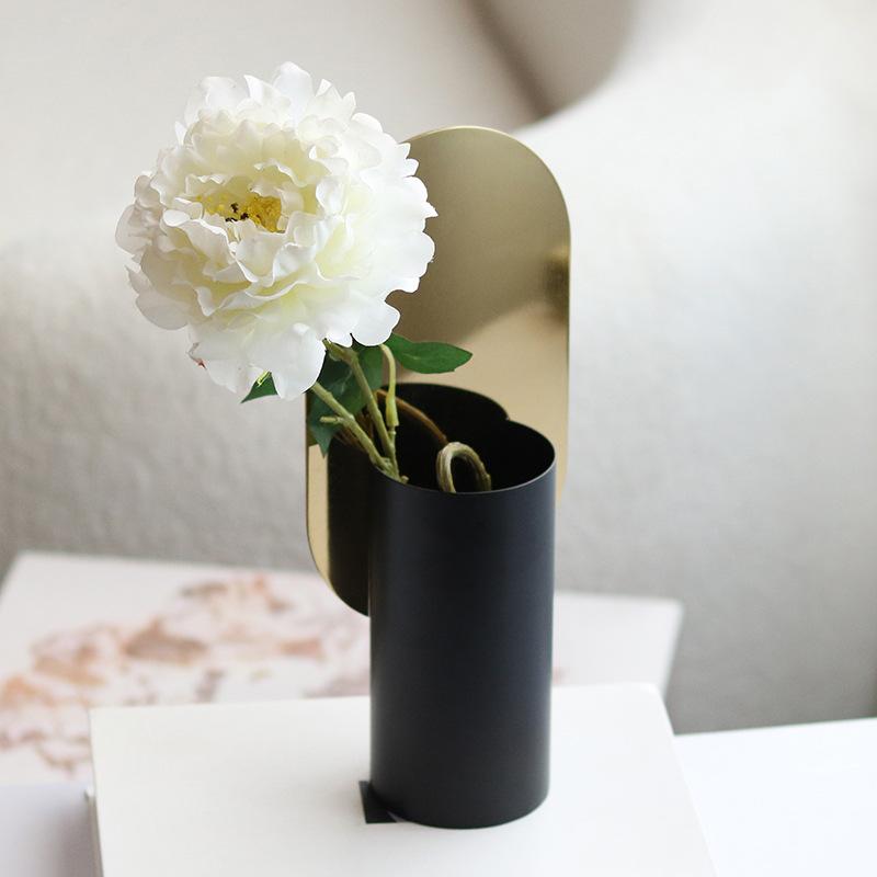 Простые геометрические металлические вазы для цветов, ниша, высококачественное украшение, легкие роскошные вазы современного искусства, модель комнаты, украшения для гостиной