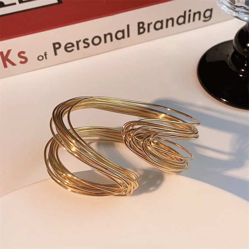 Винтажный золотистый многослойный браслет-манжета с широким проемом для женщин, преувеличенные металлические линии, браслет на запястье, праздничное ювелирное украшение, подарок