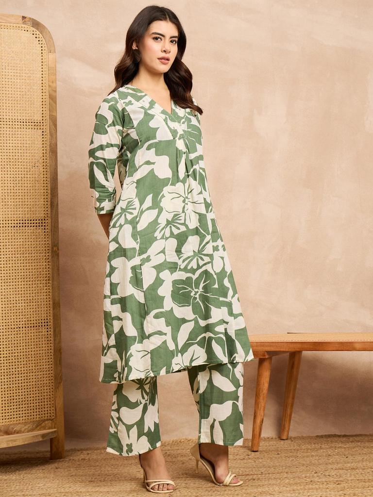 Туника А-силуэта с цветочным принтом и комплекты палаццо