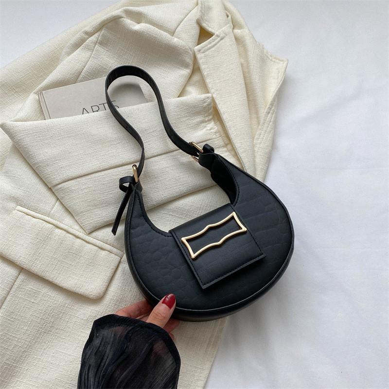 Versatile Fashion Pu Leather Crescent Bag With Zipper Ideal For Everyday Use