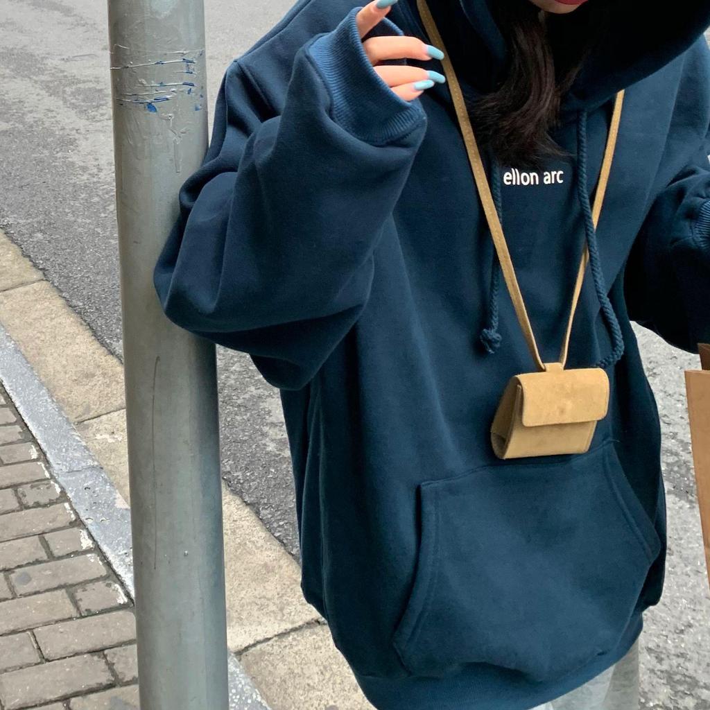 Женская плюшевая толстовка с капюшоном: Корейский трендовый свободный крой с буквенным принтом, идеально подходит для осени и зимы