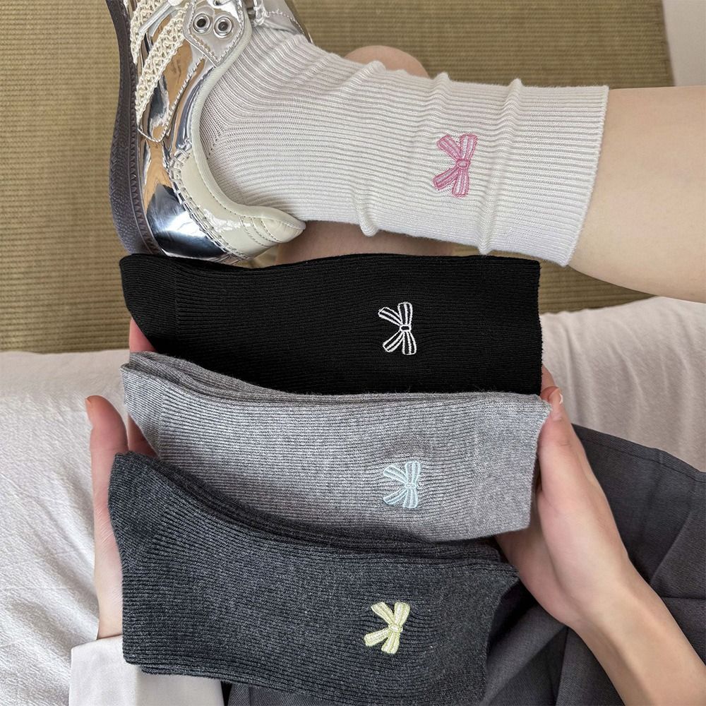 Seamless Women's Mid-Calf Socks Spring Autumn Slouchy Socks Embroidered Bow Socks  for Women Girls