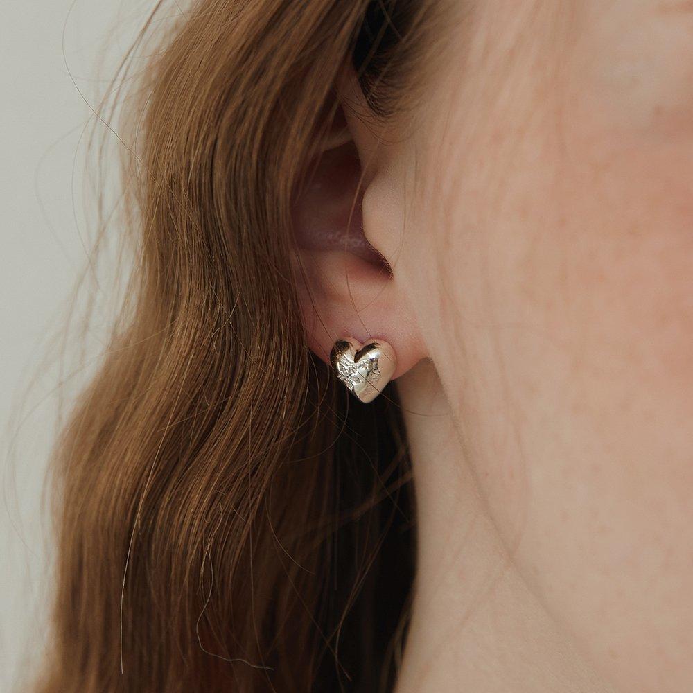 (925 Silver) Flower Cubic Full Heart Earrings Ec3068