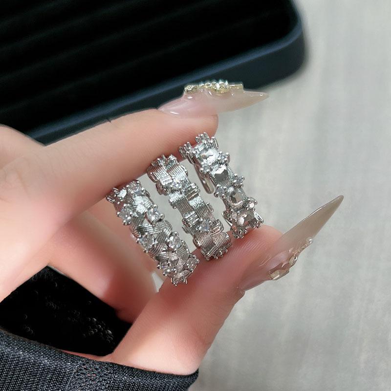 Retro lace pattern brushed individual inlaid ring women's vintage light luxury high sense niche temperament ring tide