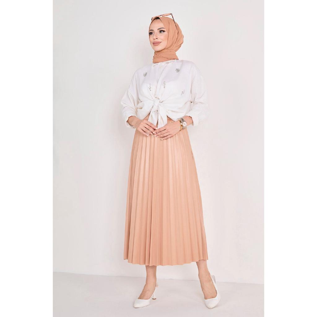 Однотонная женская черная плиссированная юбка среднего размера — 23036