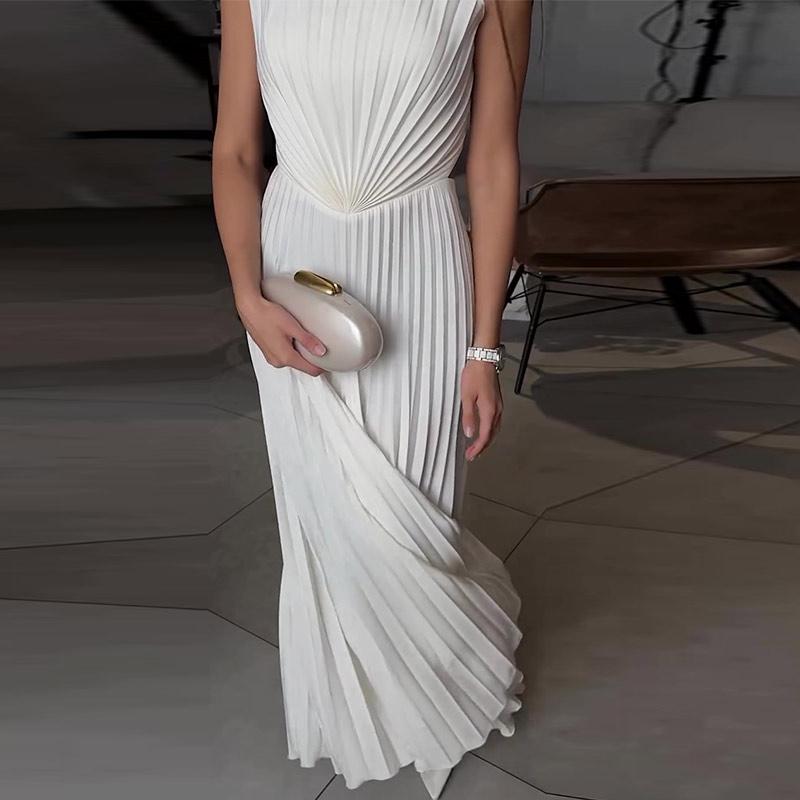 Women's White Strapless Backless Slit Dress with Irregular Pleats and Waist Cinching Design Versatile and Elegant Women's Dress for Daily Wear