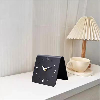 Настольные часы Бесшумный ход Металлический настольный clock Ornament для спальни Прикроватной тумбочки Гостиной Дома