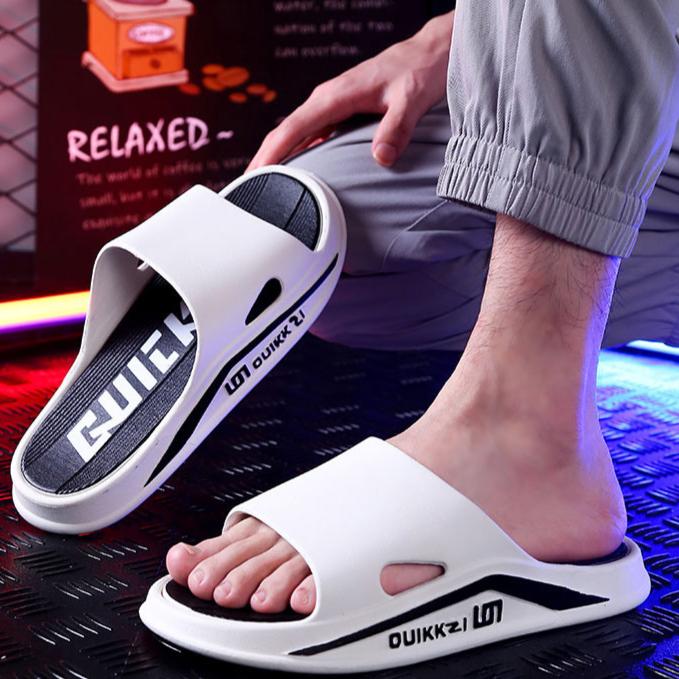 Новые летние тапочки, модные мужские тапочки, повседневные, мягкие подошвы, толстые подошвы, пляжные домашние тапочки для мужчин