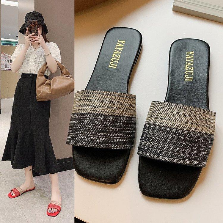 Ladies New Sandals and Slippers Printed Flat-bottomed Slippers Large Size Beach Slippers Easy To Wear Outside Slippers