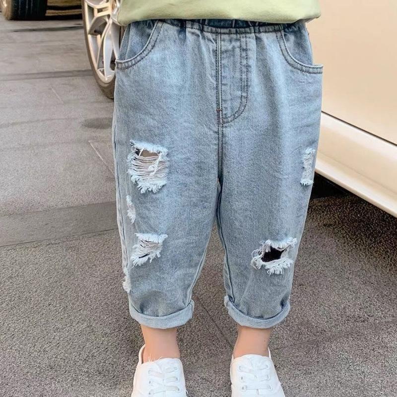 Летние рваные джинсы Весенне-осенние стили Свободный крой для мальчиков Укороченные брюки для девочек Тонкий дизайн