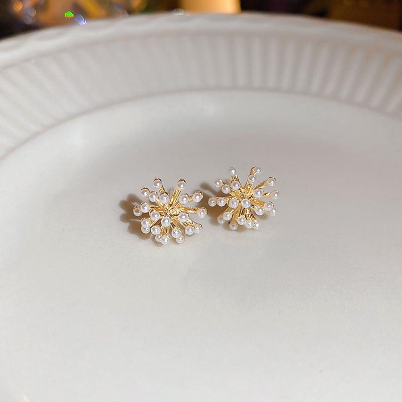 Firework Bloom Pearl Stud Earrings - Elegant Women's Light Luxury Accessories with Versatile Copper Needle Alloy Design.