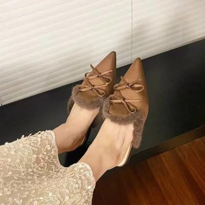 Модные женские замшевые балетки с бантом, меховые тапочки, туфли-мюли с острым носком, зимний новый тренд 2025, сексуальные элегантные шлепанцы, туфли-слингбэки для платья, zapatos