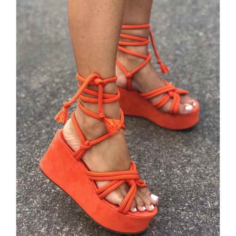 Женские босоножки на танкетке из замши на толстой подошве 2022 года