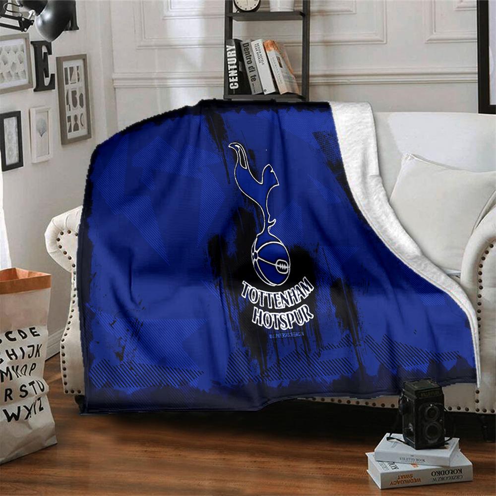 Tottenham Crest Design Flannel Blanket, Soft Polyester, Modern Design, All-Season for Camping, Travel, Gifts for holidays or birthdays