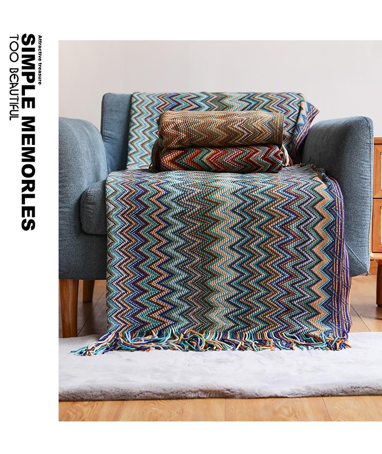 Вязаный диван в стиле бохо и летнее одеяло для сна