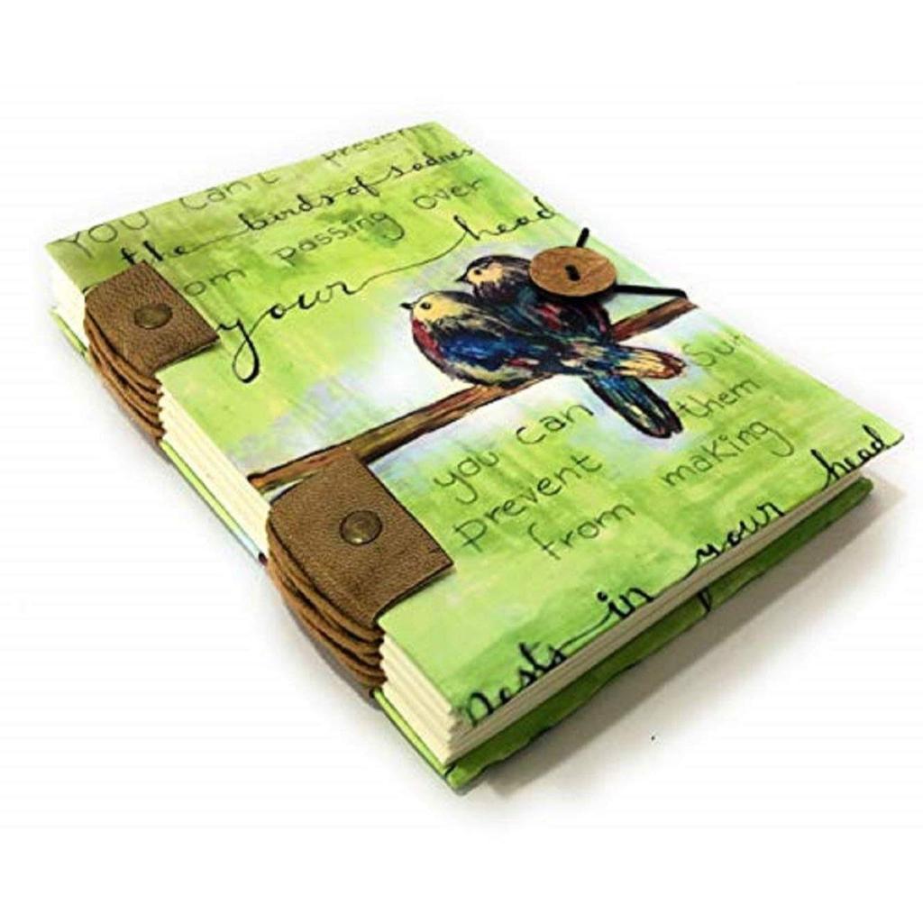 Дорожный дневник ручной работы с тиснением в классическом стиле и принтом в виде бабочки. Размер 5x7 дюймов.