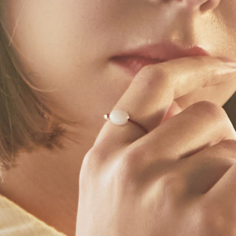 Charmy silver rose gemstone band-ring