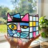 Милая Кошка Рисунок Стакан для Ручек Витражный Стиль Держатель, Уникальный Акриловый Настольный Органайзер, 3D Декоративный Цветочный Горшок Рельефный Плантер для Суккулентов