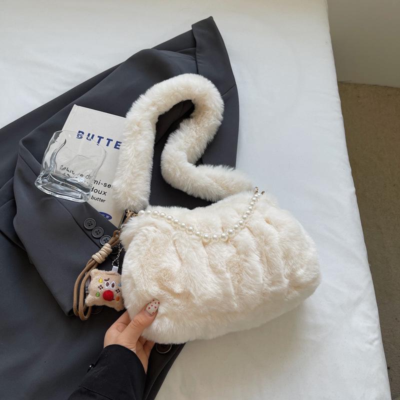 Korean Style Plush Shoulder Bag with Pearl Accents - Cute Autumn/Winter Crossbody