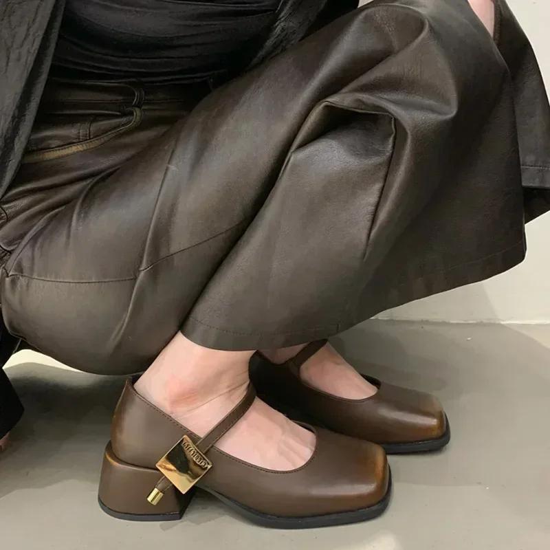 Весенние женские туфли Мэри Джейн Модные туфли-лодочки с неглубоким вырезом и ремешком на пряжке Элегантные женские туфли на квадратном каблуке Обувь в уличном стиле