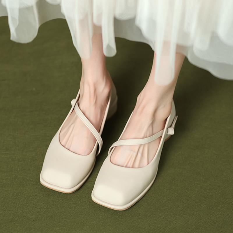 Французские туфли на толстом каблуке, маленькие кожаные туфли 2024 года, новые модные простые универсальные повседневные туфли в стиле ретро, осенние, удобные туфли на высоком каблуке