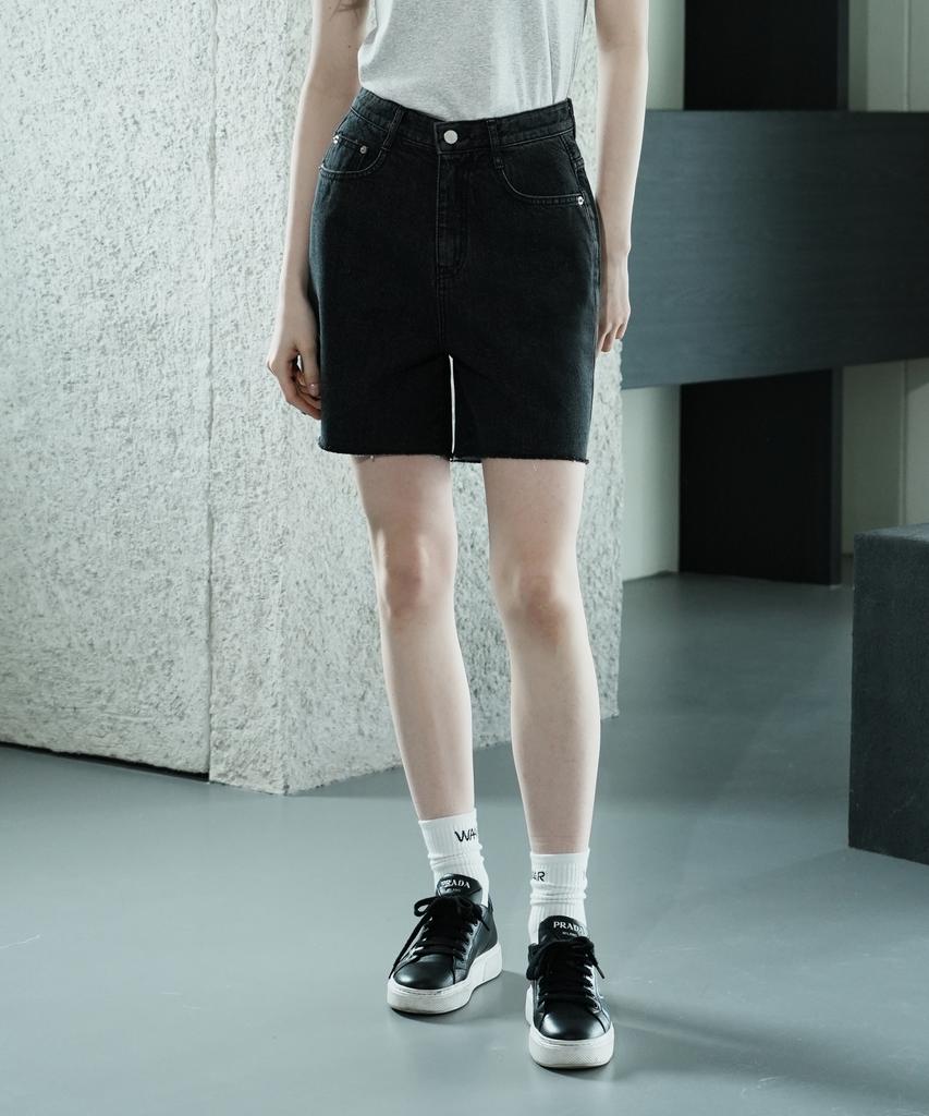 WAARFORWOMAN W1048 Wide Denim Half Pants_Black