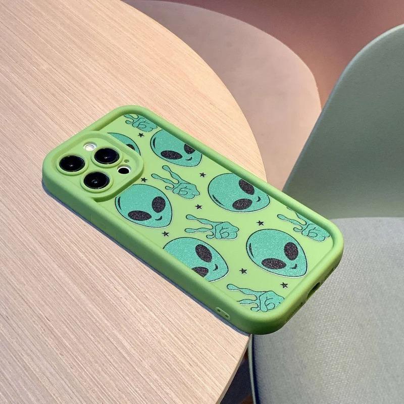 Alien graphic phone case for iPhone 17 Air 16 Pro Max 15 14 13 12 Mini 11 x XR Xs 8 7 plus pro Max mini silicone back cover