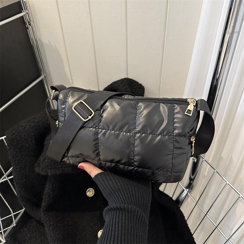 Женская наплечная сумка Повседневная нейлоновая стеганая мягкая сумка-кроссбоди в форме облака Модный дизайн Роскошные сумки-тоут Клатч-кошелек CLE