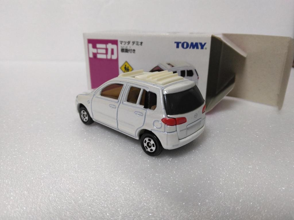 Миниатюра Tomica Mazda Demio с прозрачным кейсом, литой автомобиль, знак,