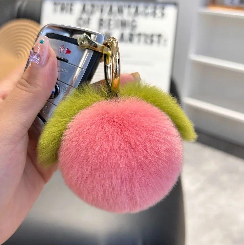 Cute Furry Grape Keychain High Quality Fluffty Fruit Keychain Kawaii Soft Fur Plush Peach Keyring Bag Pendant Custom Accessories
