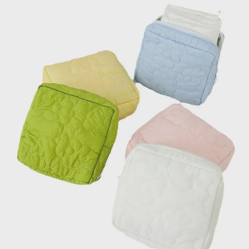 Cloud Sanitary Napkin Storage Bag: Cute, Portable, Large Capacity, Raw Cotton Design