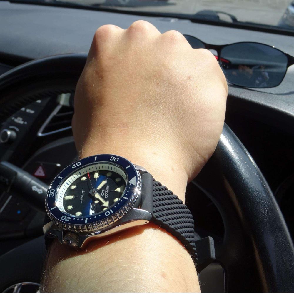 Seiko Мужские автоматические часы 5 Sports SRPD71K2 с синим циферблатом