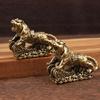 Античная медь Китайский тигр Миниатюрные фигурки Орнаменты Латунь Счастливые Настольные украшения