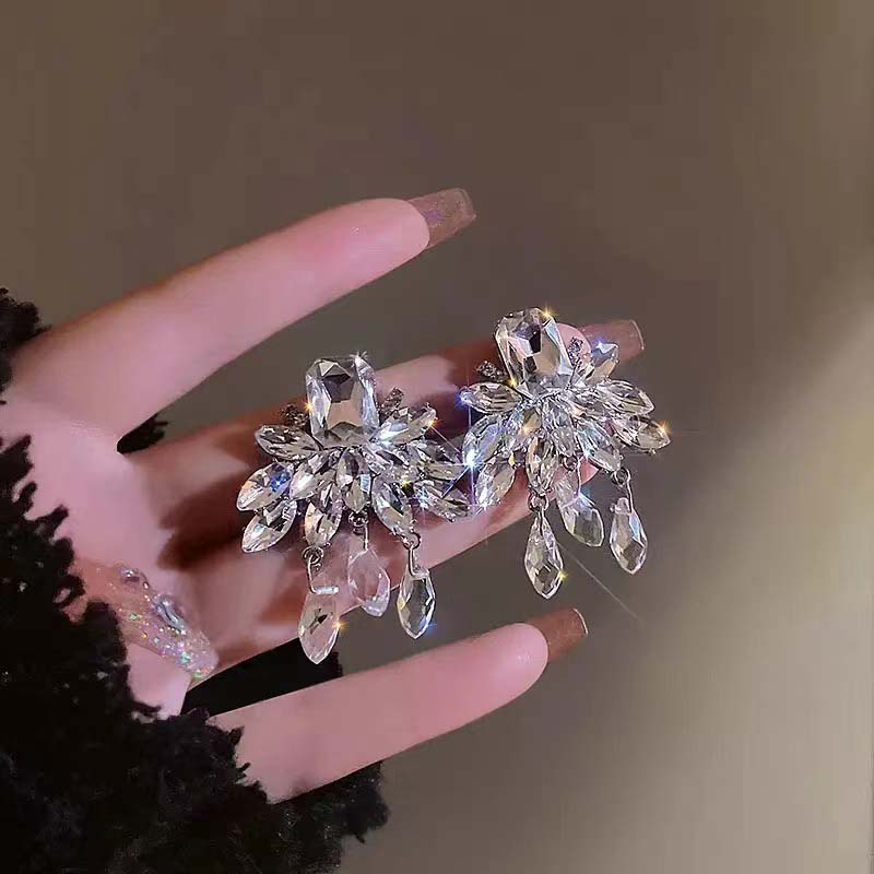 Luxury Sparkling Zircon Leaf Tassel Pendant Earrings For Earrings Vintage Elegant Crystal Temperament Earrings Wedding Jewelry