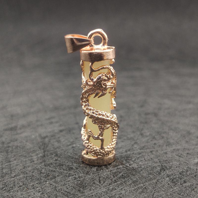 Ожерелье с подвеской из смолы с золотым драконом для мужчин - яркий и смелый дизайн