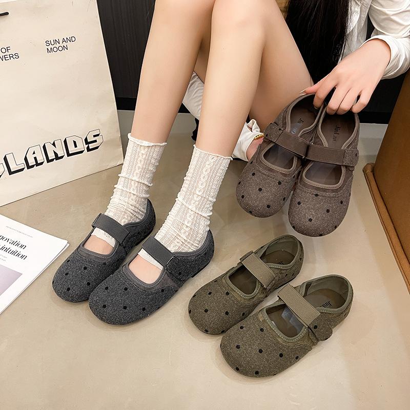 Retro style word with polka dots shallow mouth Mary Jane shoes women's new design sense fashionable small fragrant single shoes