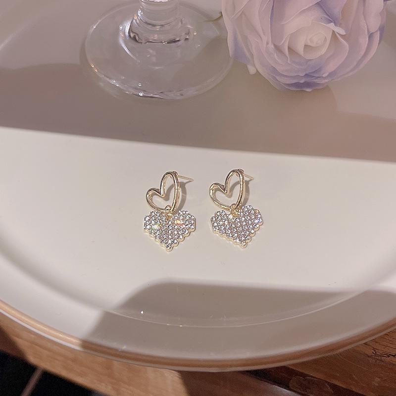 S925 Silver Needle Luxury Heart Earrings - Versatile, Elegant, and Full Diamond Design
