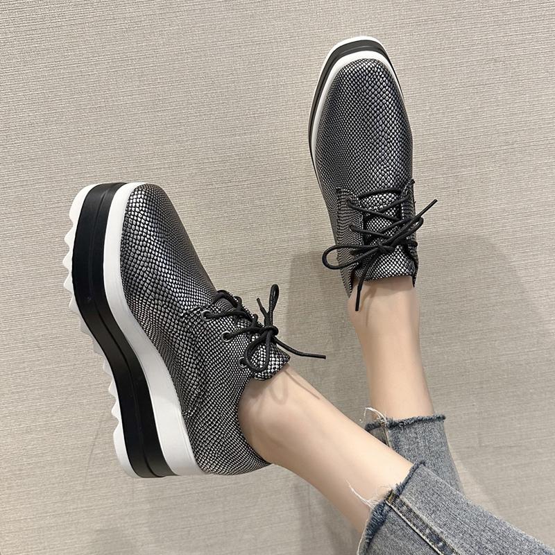 Модные женские кроссовки на толстой платформе со змеиным принтом, толстая подошва, искусственная кожа, броги, женская обувь на танкетке со шнуровкой, женские туфли