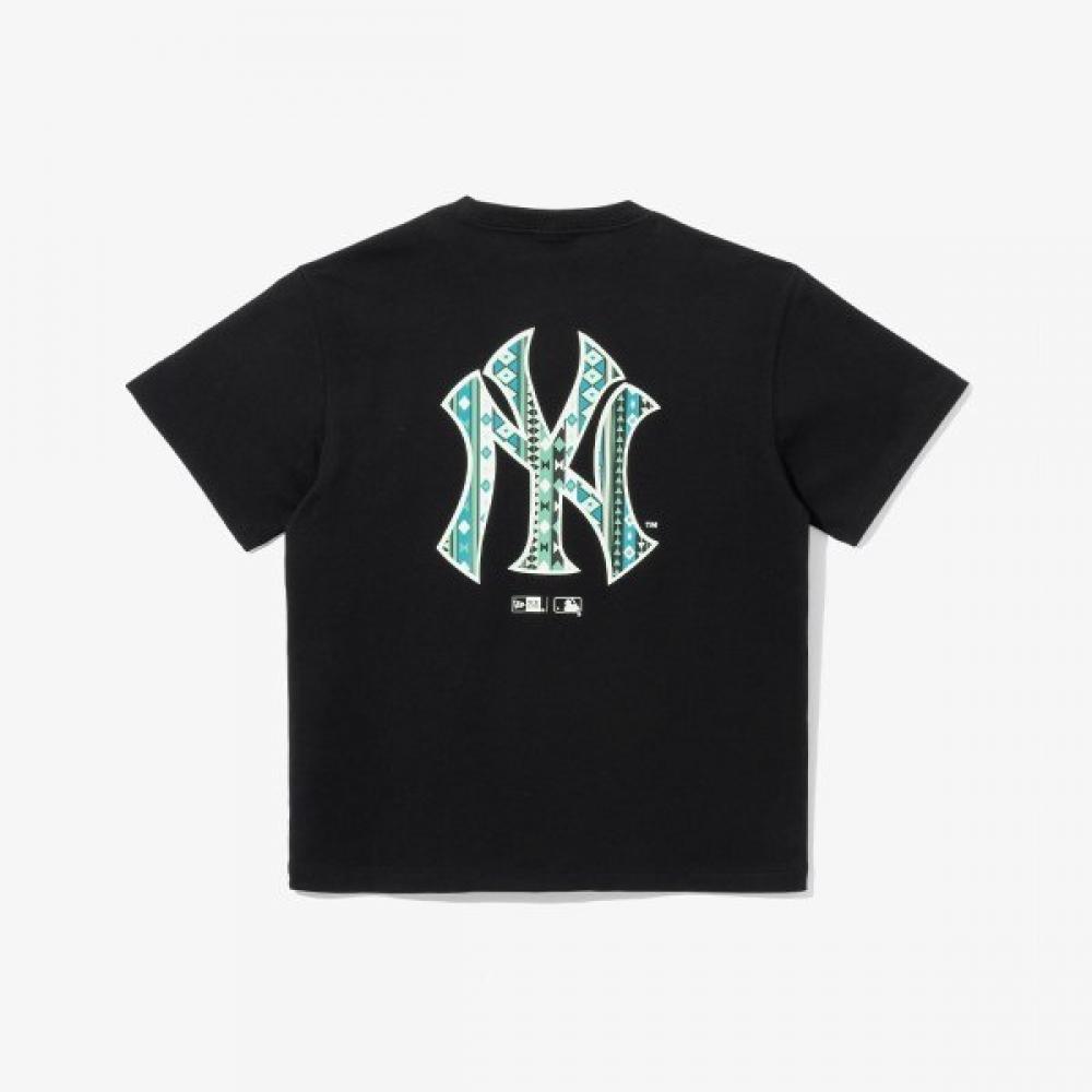 S Mlb New York yankeeS Navajo PaTTern T ShirT Black S