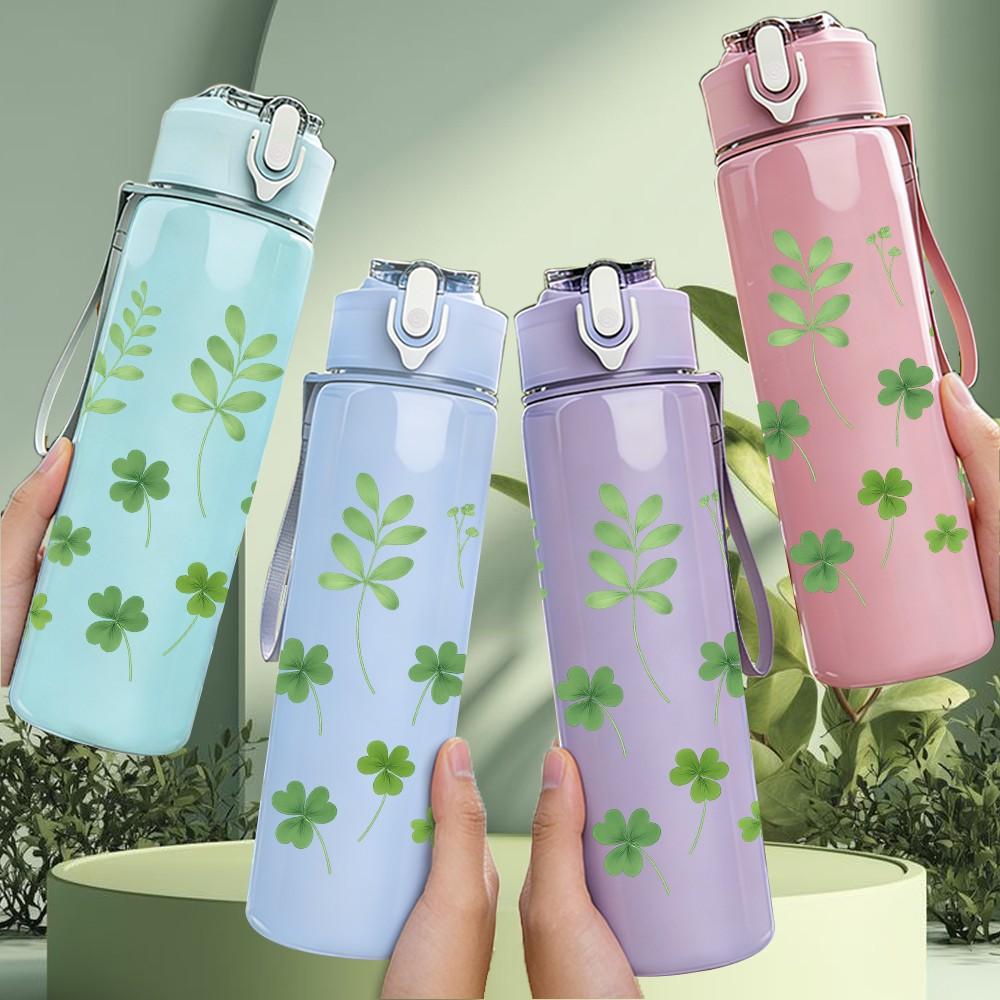 1PC Tiny Green Clover Leaf Pattern Print 750ml Color Plastic Sports Water Bottle Leakproof Flip Straw Lid Suitable for Sports Office Home Use