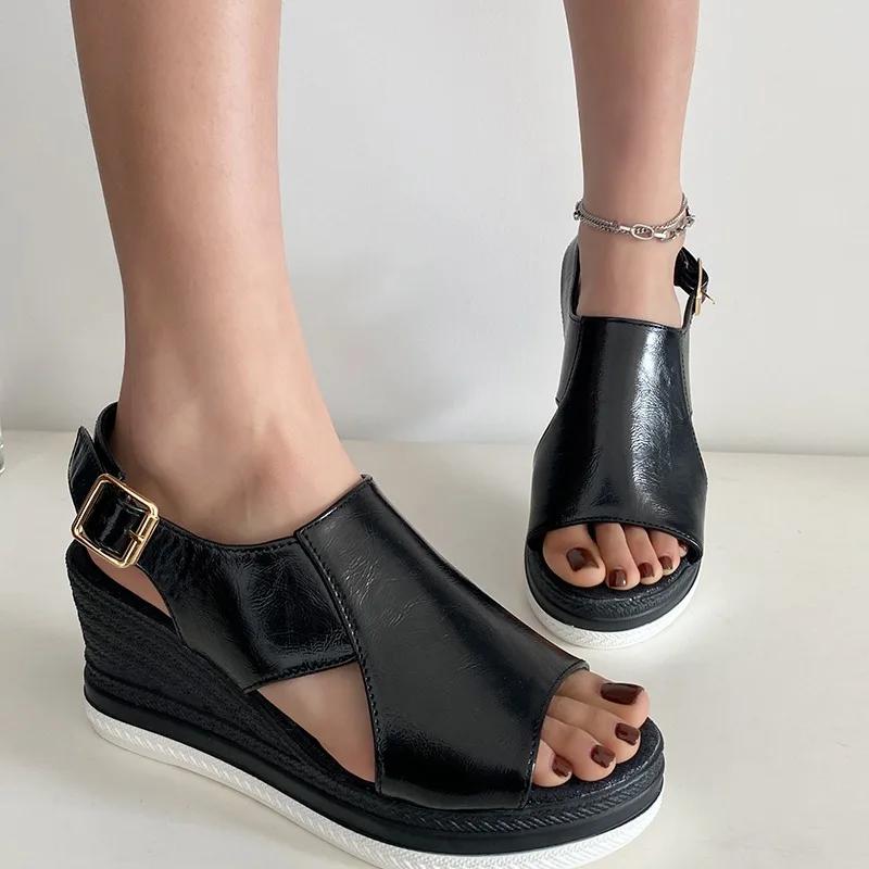 2025 Женская обувь с пряжкой на ремне, женские сандалии на платформе, повседневные сандалии, женские с круглым носком, высокие танкетки, большие размеры, римские туфли для женщин