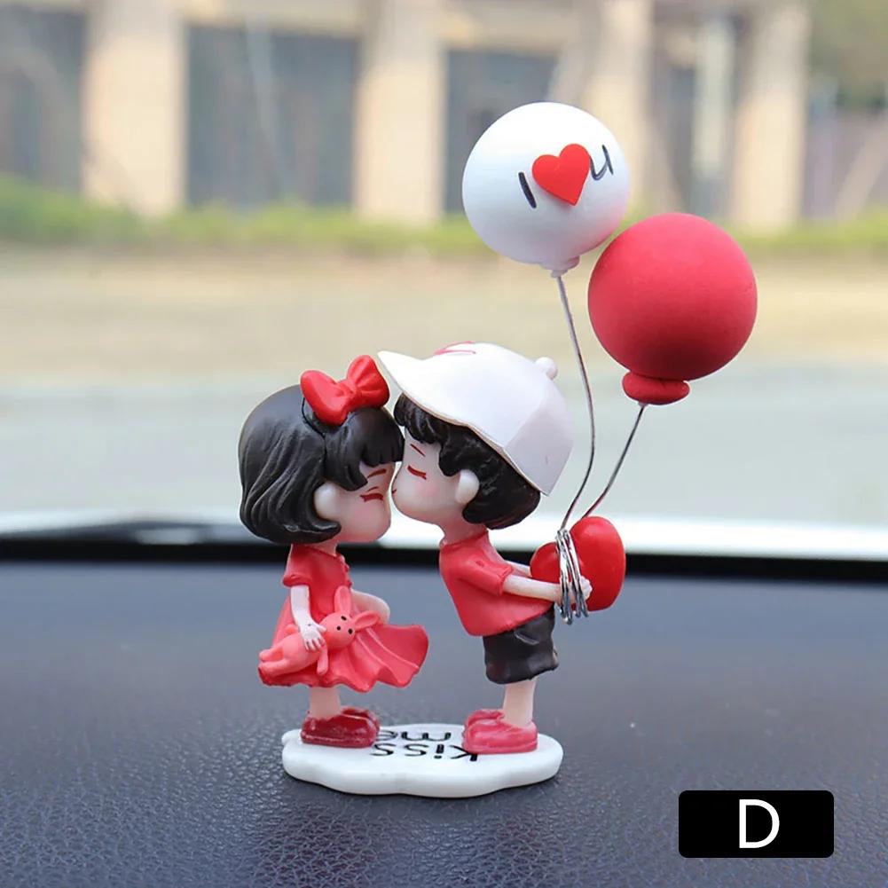 Милые мультяшные парочки-поцелуи, фигурки из смолы, воздушные шары, украшения для салона автомобиля, приборная панель для девочек, подарки, автомобильные аксессуары