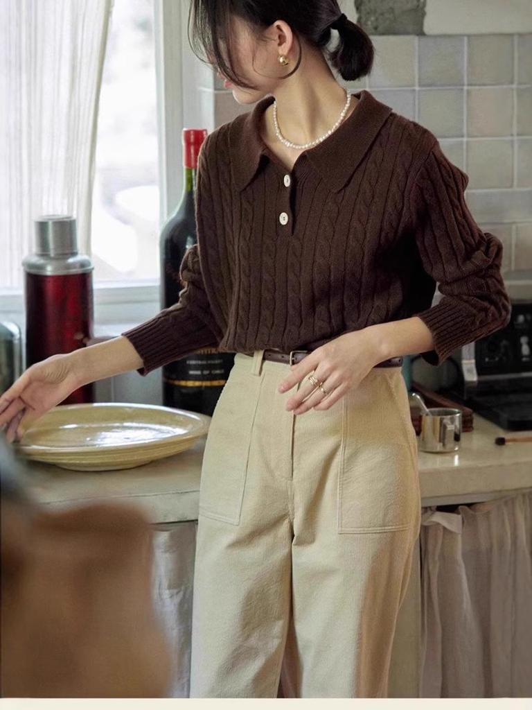 Women's French Retro Cable Knit Sweater - Polo Collar, White Lapel, Gentle Style Wool Top for Autumn/Winter