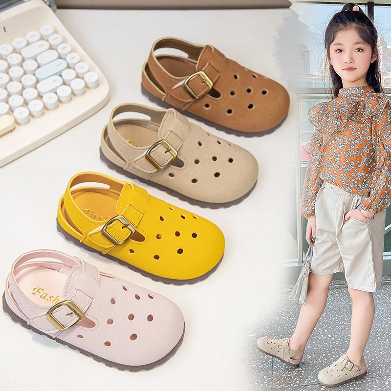 Детские Crocs Весна/Лето 2025: Сандалии с мягкой подошвой для мальчиков и девочек, обувь для первых шагов для младенцев и малышей.