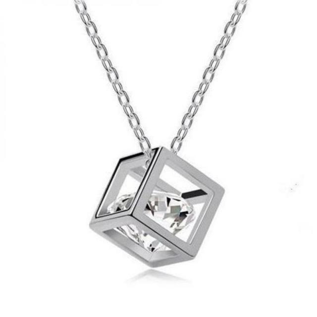 Personality New Love Cube Three -Dimensional Ladies Necklace Fashion Trend Popular Unique Anniversary Gift Is A Woman