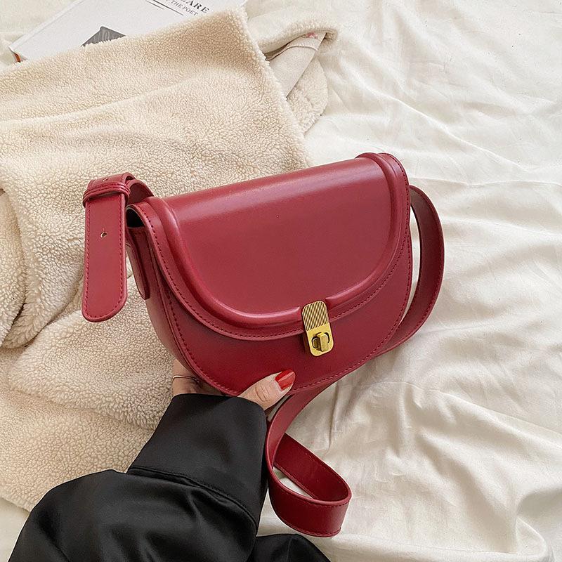 Retro saddle bag 2026 summer new shoulder messenger bag niche design women's bag texture underarm bag